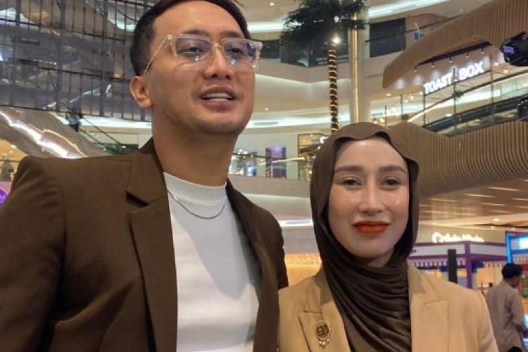Bantah Rumor Perzinaan Sambil Bercanda, dr. Reza Gladys Patahkan Isu Miring yang Menyeret Dhena Devanka