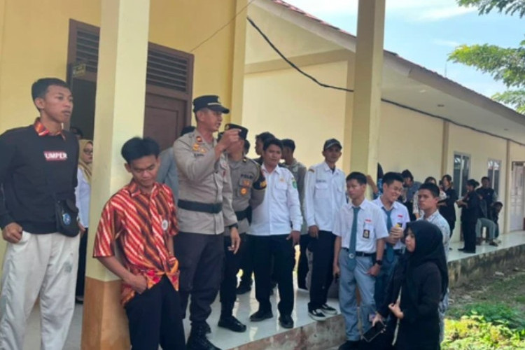Ketua Komite SMKN 1 Mempawah Hilir Bantah Kerahkan Siswa untuk Demo soal Video Viral, Begini Klarifikasinya!