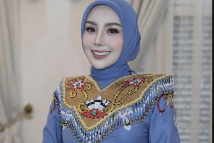 Profil Aisyah Thisia Istri Gubernur Kalteng, Pamer Nota Hingga Saldo Rp460 Juta Bocor di Instagram!