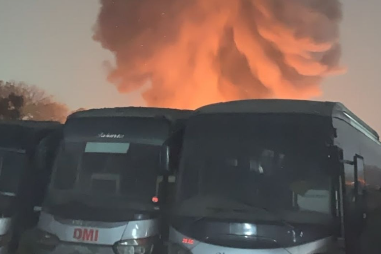 Kebakaran Pool Bus PO Sinar Jaya Hanguskan 50 Bus, Api Berawal dari Arah Terminal