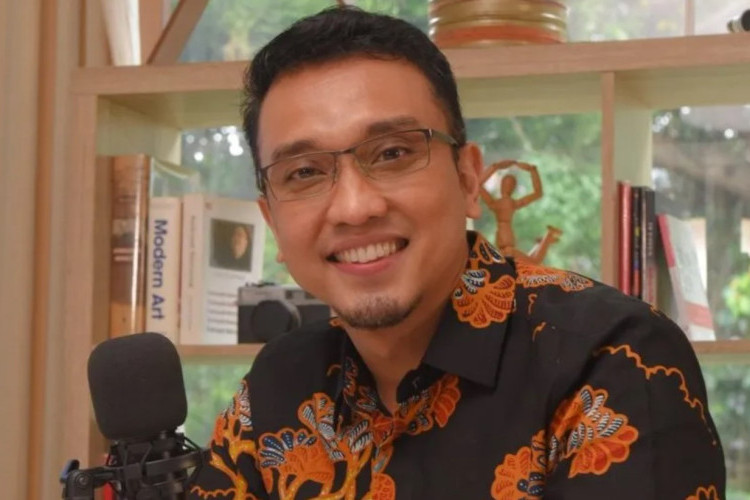 Profil Biodata Aiman Witjaksono, Presenter Berita Viral Usai Wawancara Melva Pardede saat Demo 27 Agustus 2026!