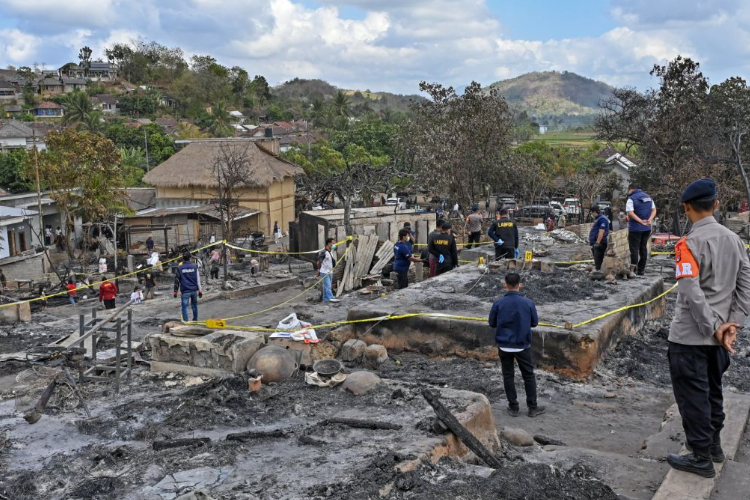 Desa Adat Sade Lombok Kebakaran Hebat, Lebih dari 150 Rumah Habis Terbakar